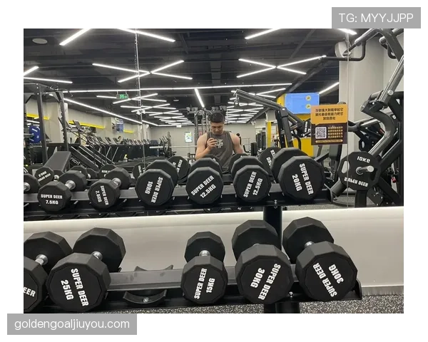 郭昊文这自律程度，凌晨四点健身房打卡是人干的事？